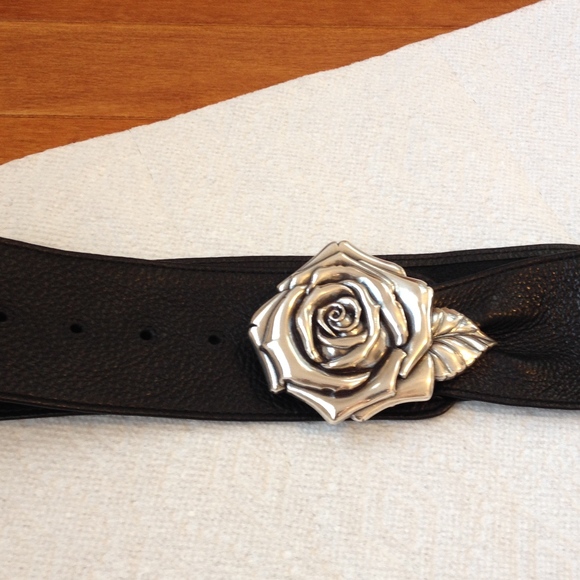 rose belt buckle